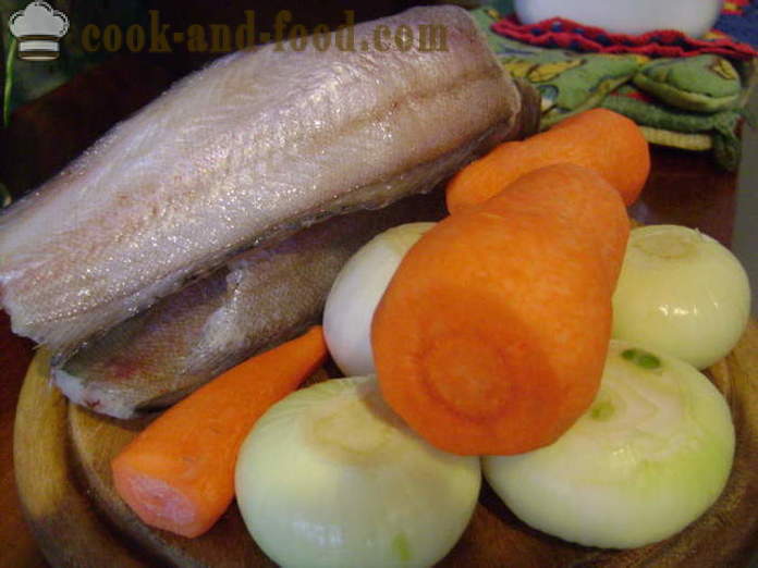 En deilig oppskrift brotoly stuet med løk og grønnsaker - matlaging brotola fisk under majones, en trinnvis oppskrift bilder