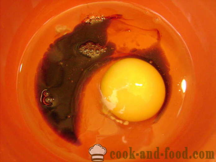 Kyllingbryst med lag med omelett i en panne - hvordan du koker kylling brystene under en pels for middag, med en trinnvis oppskrift bilder