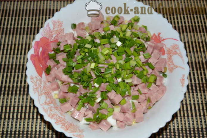 En enkel salat med kinakål, skinke og erter - hvordan å forberede en salat av kinakål og skinke, en trinnvis oppskrift bilder