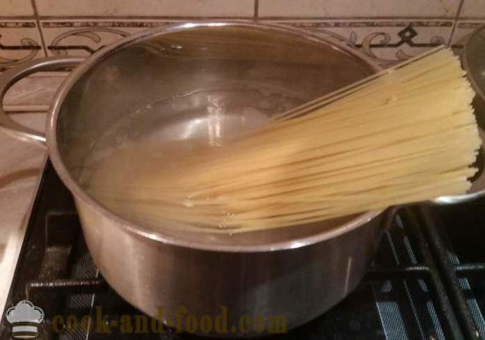 Hvordan lage spaghetti i pannen - en trinnvis oppskrift bilder