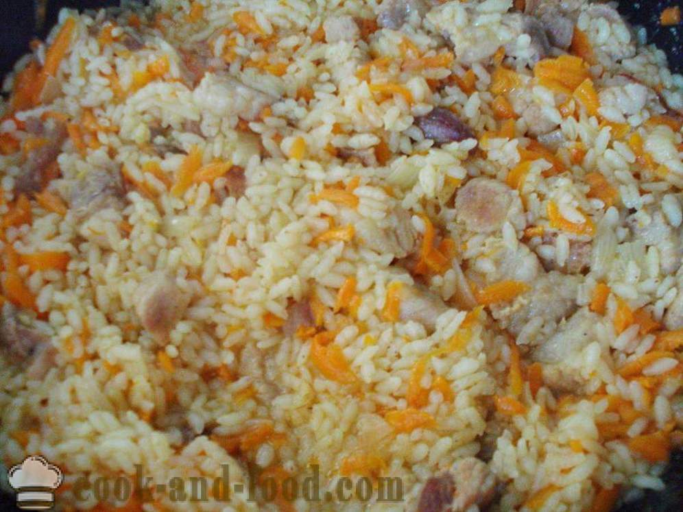 Pilaf i en stekepanne med svinekjøtt - hvordan du koker risotto med svinekjøtt i en stekepanne, en trinnvis oppskrift bilder