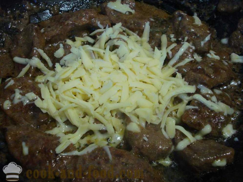 Beef leveren stekt i fløtesaus med ost - hvordan å lage mat biff lever i rømme, en trinnvis oppskrift bilder