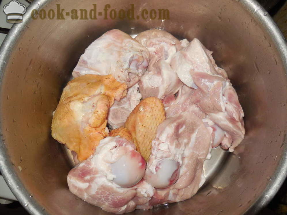 Hjemmelaget jellied kylling uten gelatin - hvordan å forberede jellied kylling og svinekjøtt multivarka-komfyr, en trinnvis oppskrift bilder