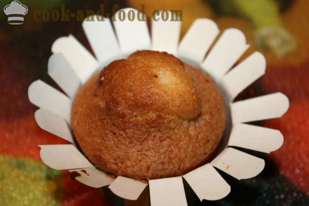 Vanilla cupcakes med krem ​​øverste trinn for trinn, hvordan å lage cupcakes med krem ​​på toppen, en oppskrift med et bilde