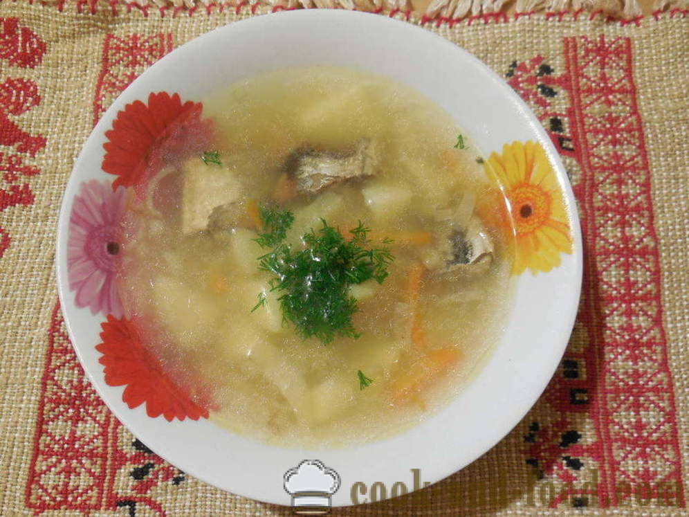 Suppe av hermetisk fisk i multivarka - hvordan å lage fiskesuppe fra hermetisert, trinnvis oppskrift bilder