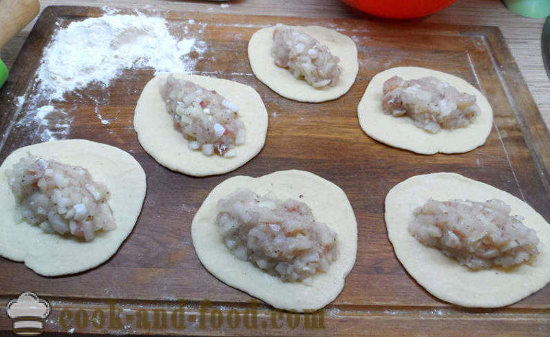 Pie med fisk fra gjærdeig i ovnen - hvordan å lage en pai med fisk, trinnvis oppskrift bilder