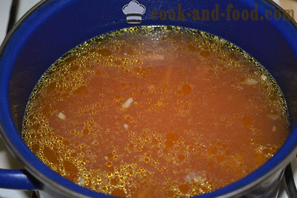 Kjøttsuppe med kjøtt og dumplings laget av mel og egg - hvordan du koker suppe med kjøttdeig med dumplings, en trinnvis oppskrift bilder