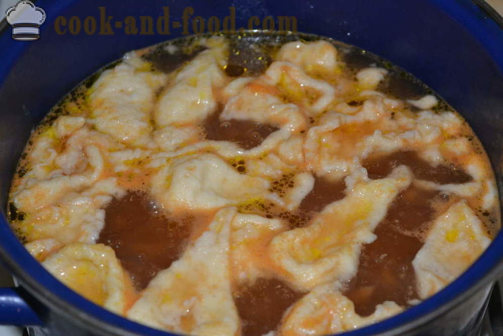 Kjøttsuppe med kjøtt og dumplings laget av mel og egg - hvordan du koker suppe med kjøttdeig med dumplings, en trinnvis oppskrift bilder