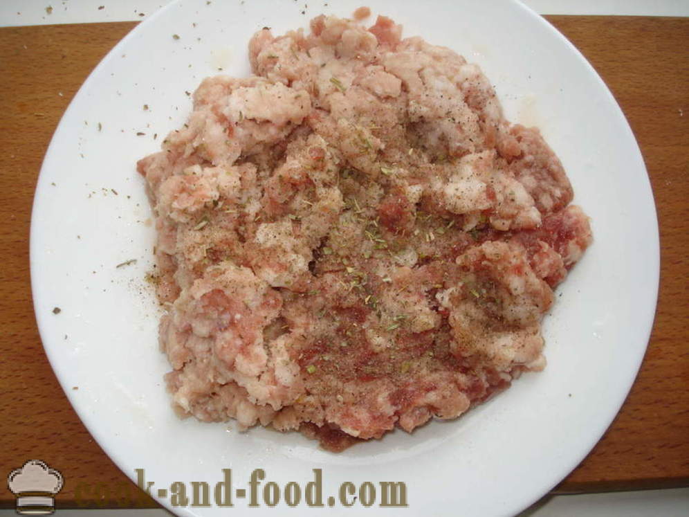 Utstoppa kål med kjøtt og ris i tomatsaus - hvordan å lage mat fylt kål med kjøttdeig i en gryte, med en trinnvis oppskrift bilder