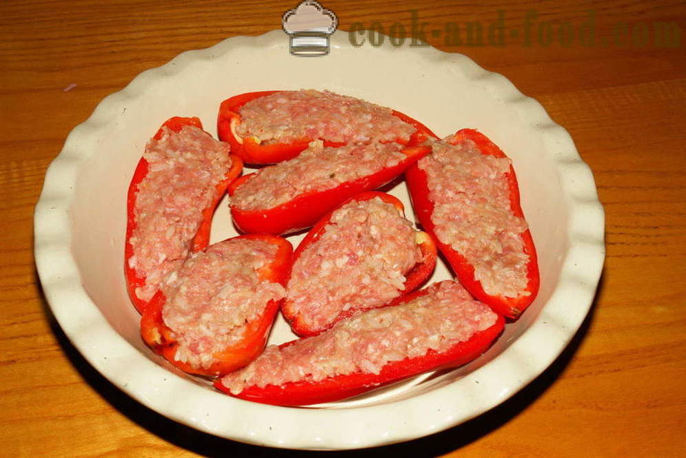 Kosttilskudd fylte paprika bakt i ovnen - hvordan å lage fylt paprika med kjøtt og ris, med en trinnvis oppskrift bilder