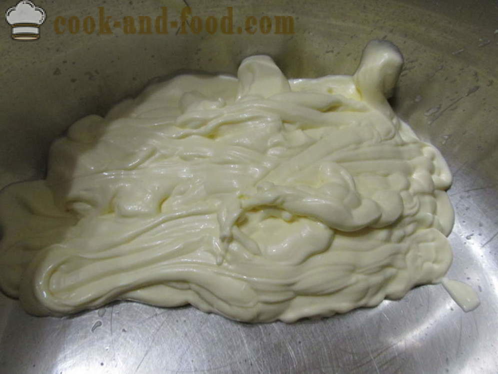 Rask jellied kake i majones og rømme, fylt med kylling - hvordan å lage en pai filler for majones og rømme, med en trinnvis oppskrift bilder