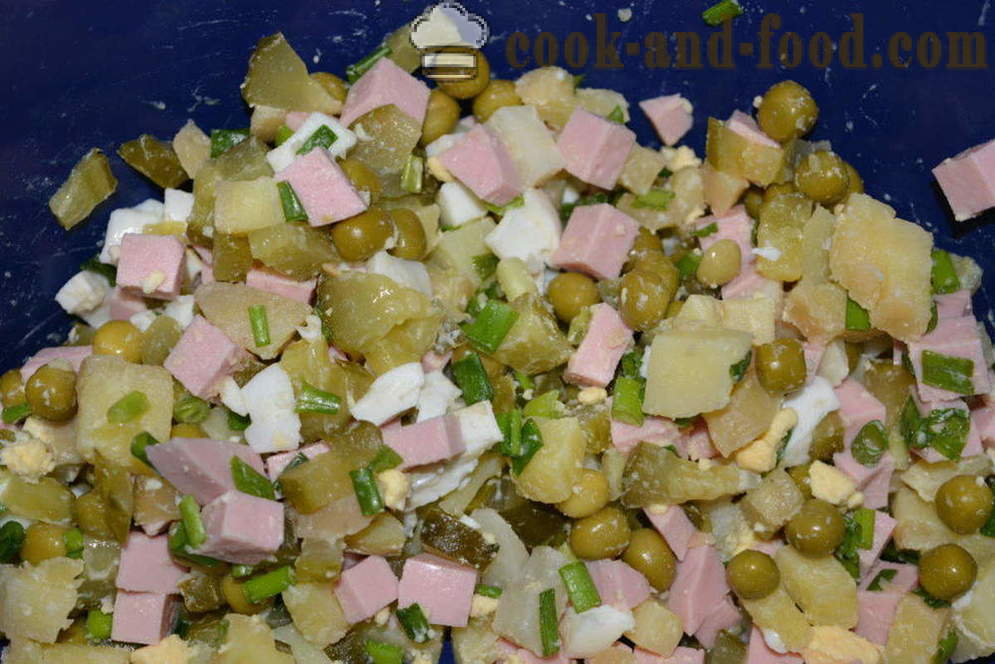 Salat med pølse og agurk - hvordan å lage en salat med pølse, en trinnvis oppskrift bilder