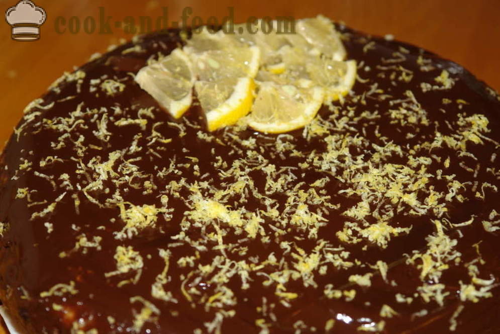En deilig sjokolade svamp kake med rømme - hvordan å lage en sjokoladekake, en trinnvis oppskrift bilder