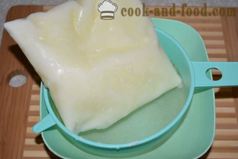 Cottage cheese av frossen yoghurt - hvordan å lage ost fra butikken yoghurt hjemme, trinnvis oppskrift bilder