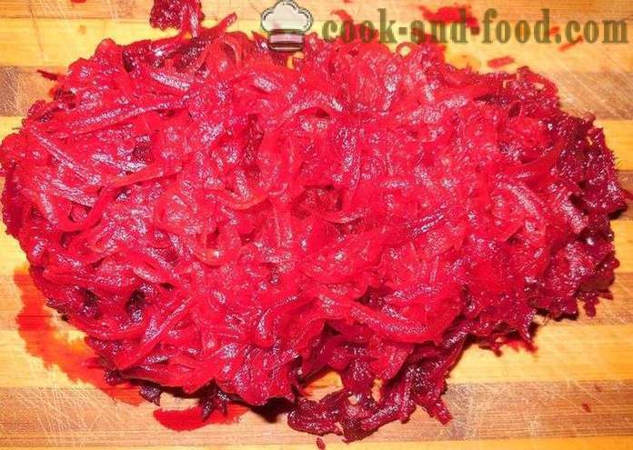 Rødbeter kald kefir, friske agurker og urter - hvordan å gjøre rødbeter kaldt, med en trinnvis oppskrift bilder