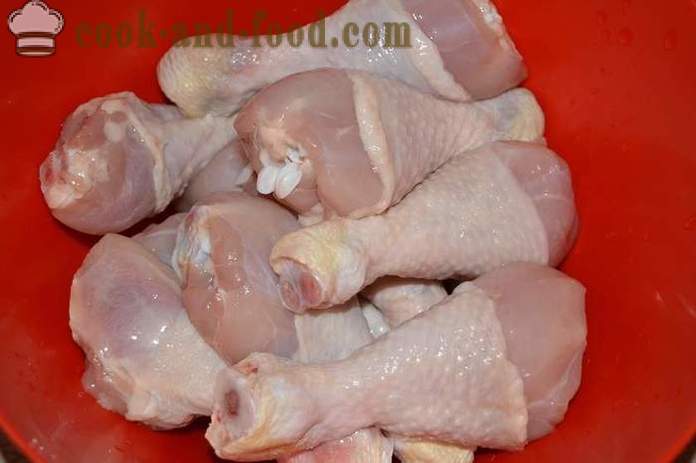 Kylling drumstick i multivarka med grønnsaker og saus - både deilig å koke kyllinglår i multivarka, steg for steg oppskrift bilder