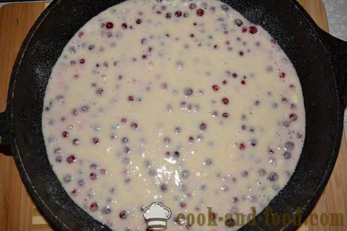 Manna på yoghurt med bær tyttebær, bakt uten mel i ovnen - hvordan å forberede yoghurt med manna i ovnen, med en trinnvis oppskrift bilder