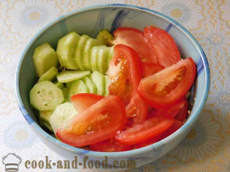 Peasant salat med ost, agurk og tomat til lunsj eller middag - hvordan å forberede grønnsaker salat med ost, oppskrift med bilde