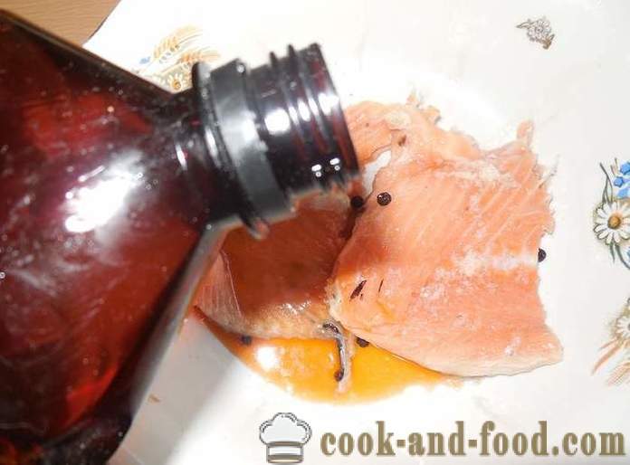 Hvordan pickle rygger av rød fisk med en flytende røyk - en deilig oppskrift rygger saltet laks, med bilder