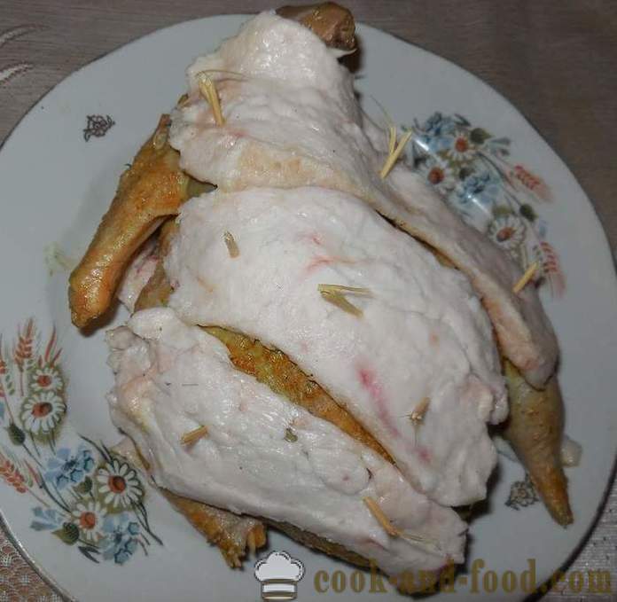 Wild Pheasant bakt i ovnen - så deilig å lage mat fasan i hjemmet, oppskriften med et bilde