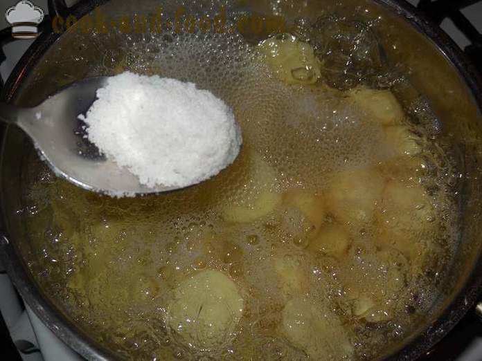Deilige nye poteter i rømme med dill og hvitløk - hvordan å lage en deilig nypoteter, en enkel oppskrift med et bilde