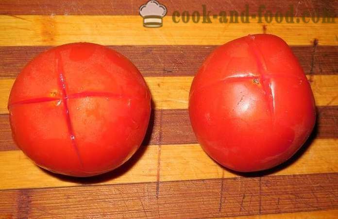 Hurtig saltet tomater med hvitløk og urter i en panne - oppskrift på syltet tomat, med bilder