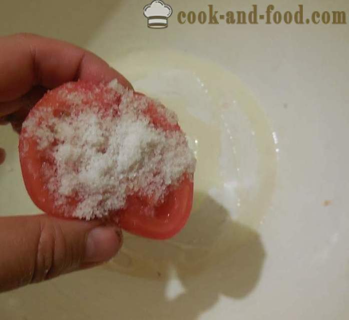 Hurtig saltet tomater med hvitløk og urter i en panne - oppskrift på syltet tomat, med bilder