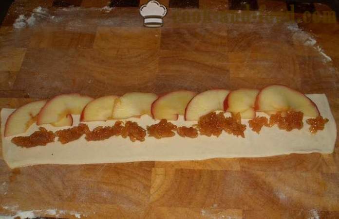 Rose kake av butterdeig og epler under snøen av melis - oppskriften i ovnen, med bilder