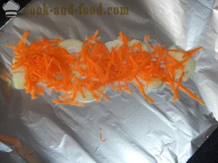 Pollack deilig bakt med løk og gulrøtter - Hvordan koke sei i ovnen - en trinnvis oppskrift bilder