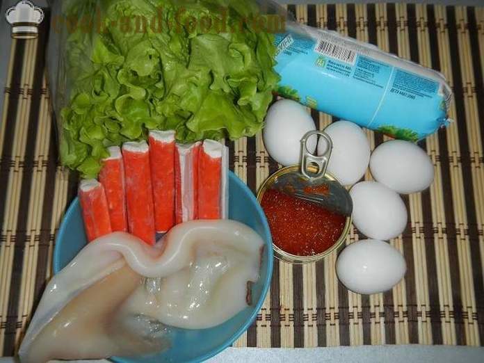 En enkel og deilig salat med blekksprut, krabbe pinner og rød kaviar - hvordan å forberede en salat av blekksprut med egg, en trinnvis oppskrift med bilder.