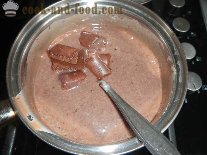 Hjemmelagde sjokolade pølse kjeks med kondensert melk og nøtter, egg-fri - trinnvis oppskrift for sjokolade salami, med bilder.