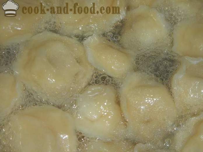 Deilig og saftig hjemmelaget ravioli med myasom- hvordan å lage dumplings hjemme, trinnvis oppskrift med bilder.
