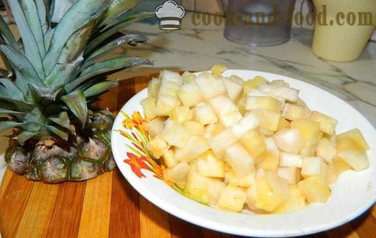 Festlig salat med ananas og krabbe pinner - en deilig og enkel trinnvis oppskrift bilder