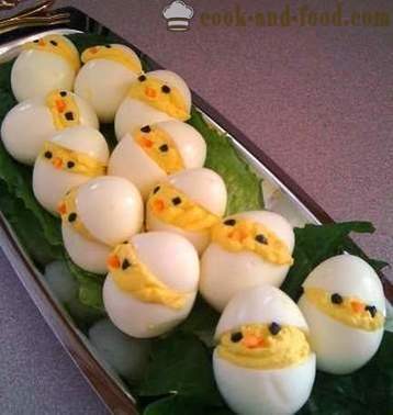 Fylte egg med ost og hvitløk - kalde retter, oppskriften med et bilde