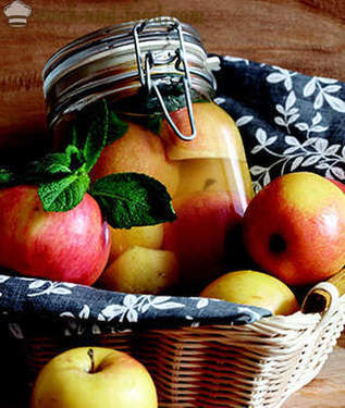Syltetøy, juice og kompott: 5 oppskrifter av epler for vinteren