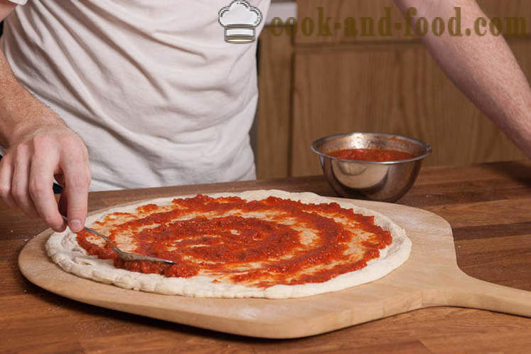 Deigoppskrift, og pizzasaus ved Jamie Oliver